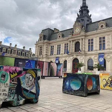 Gasthof La Joueuse, Et Pop Et Chic ! Poitiers